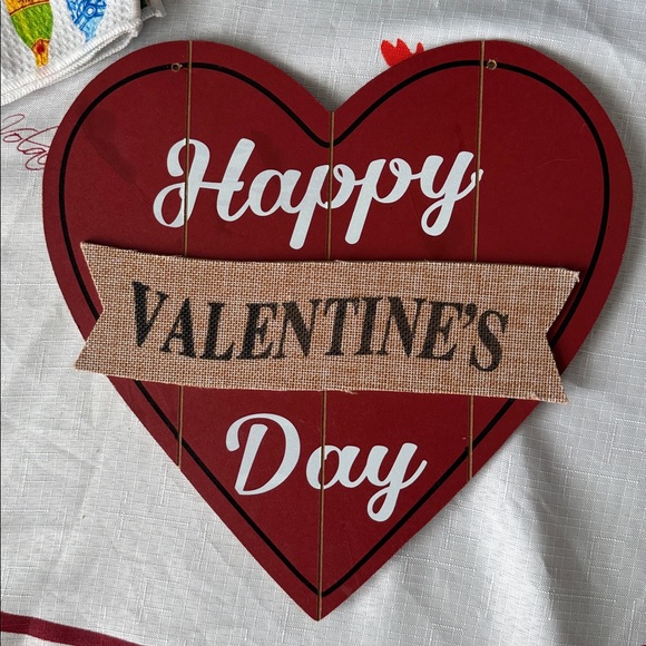 Assorted Valentines Decorations Like new condition! - Picture 2 of 9